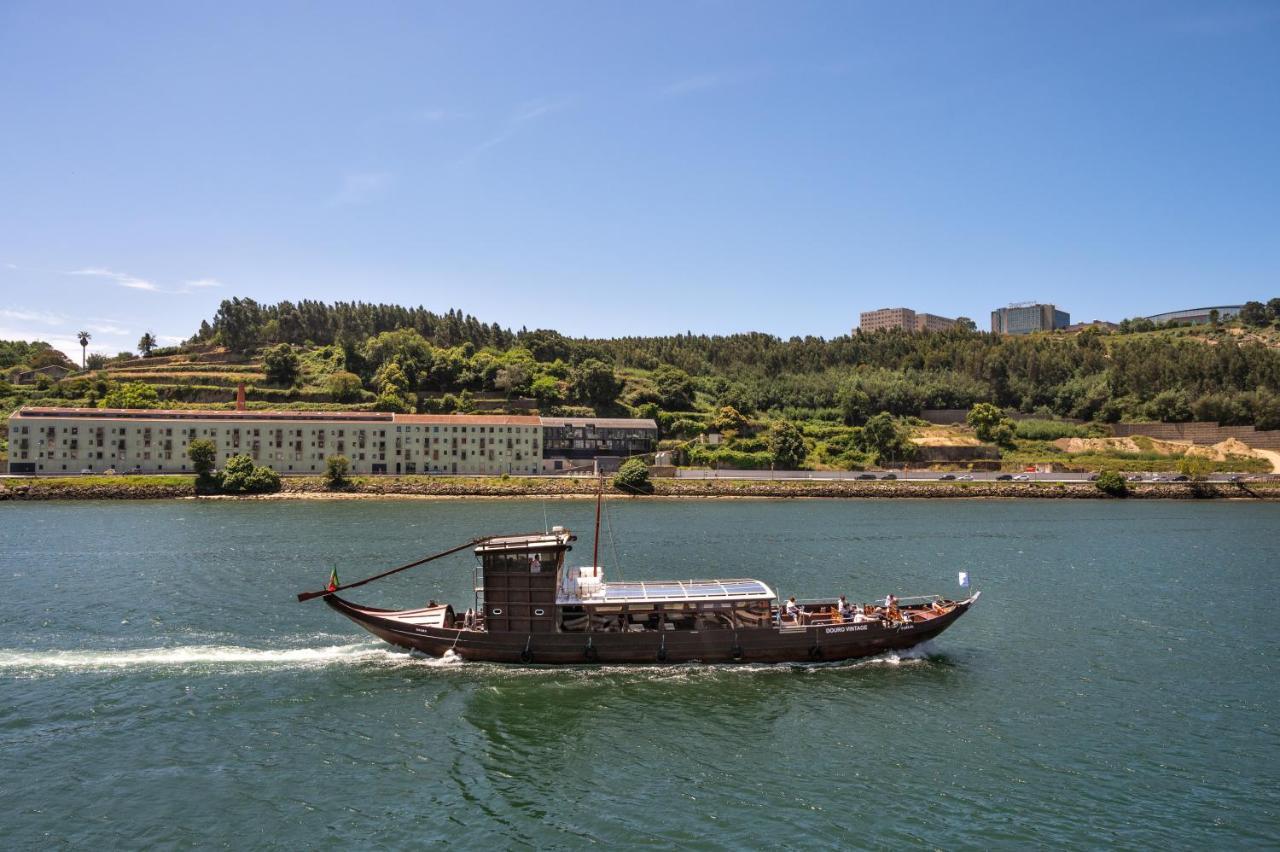 Away To Enjoy Apartment - Hapiness Has A Place Porto Luaran gambar